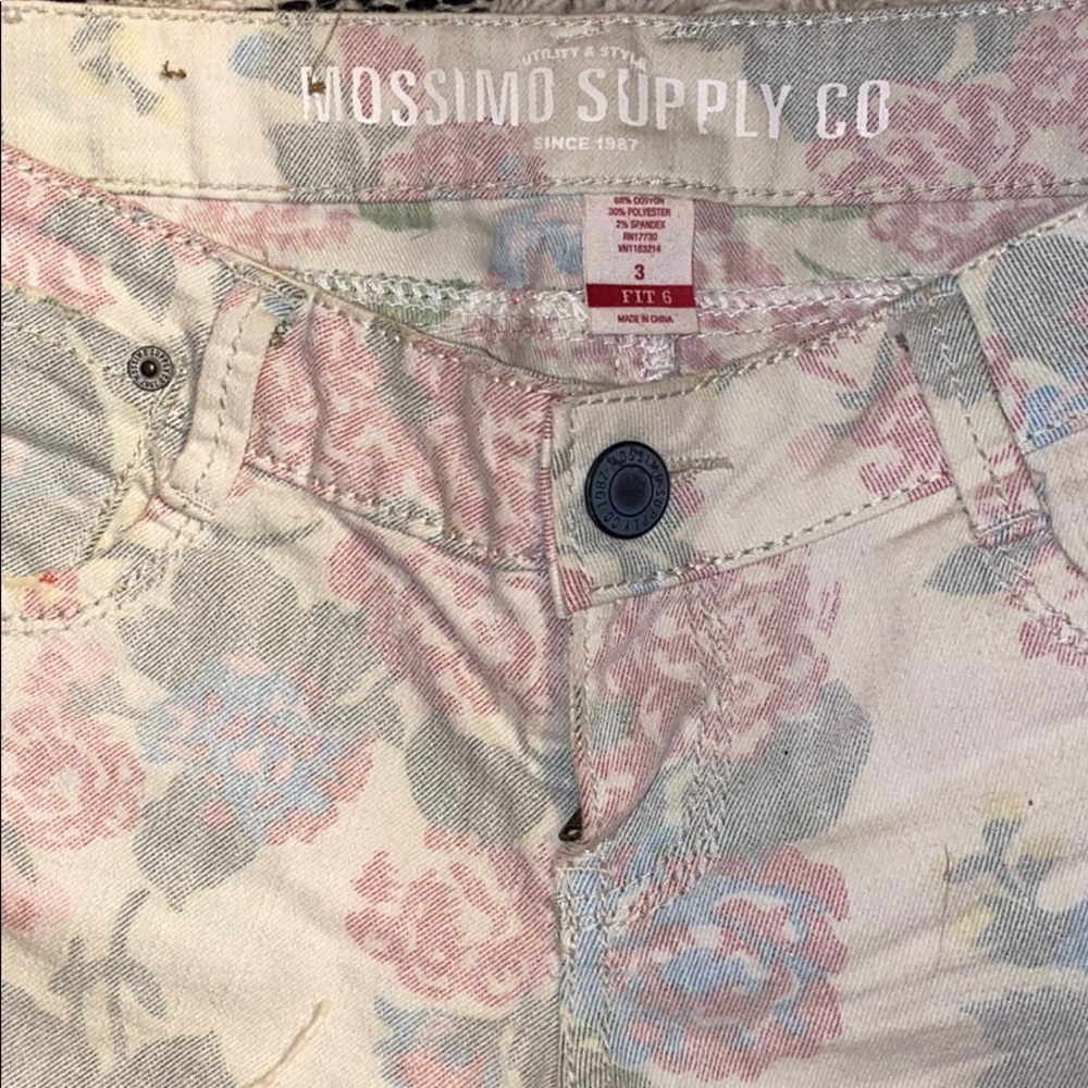 Floral Jean Shorts - Picture 5 of 7
